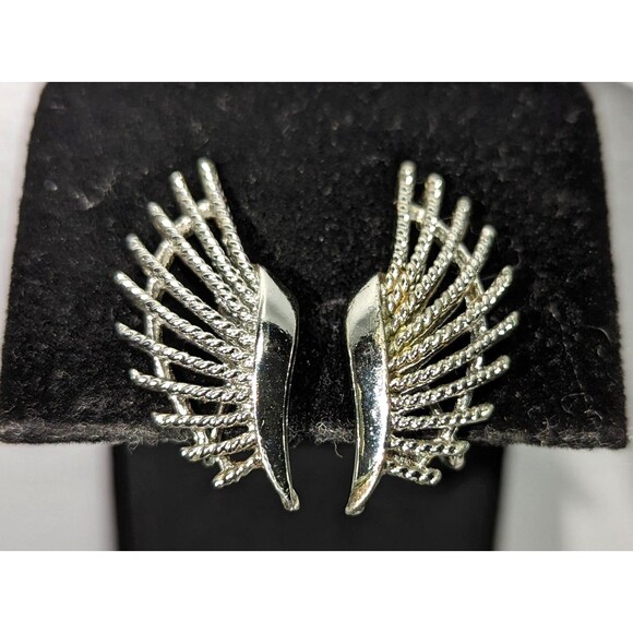 Coro Silver Tone Wing Climbers Clip Ons - Picture 2 of 6